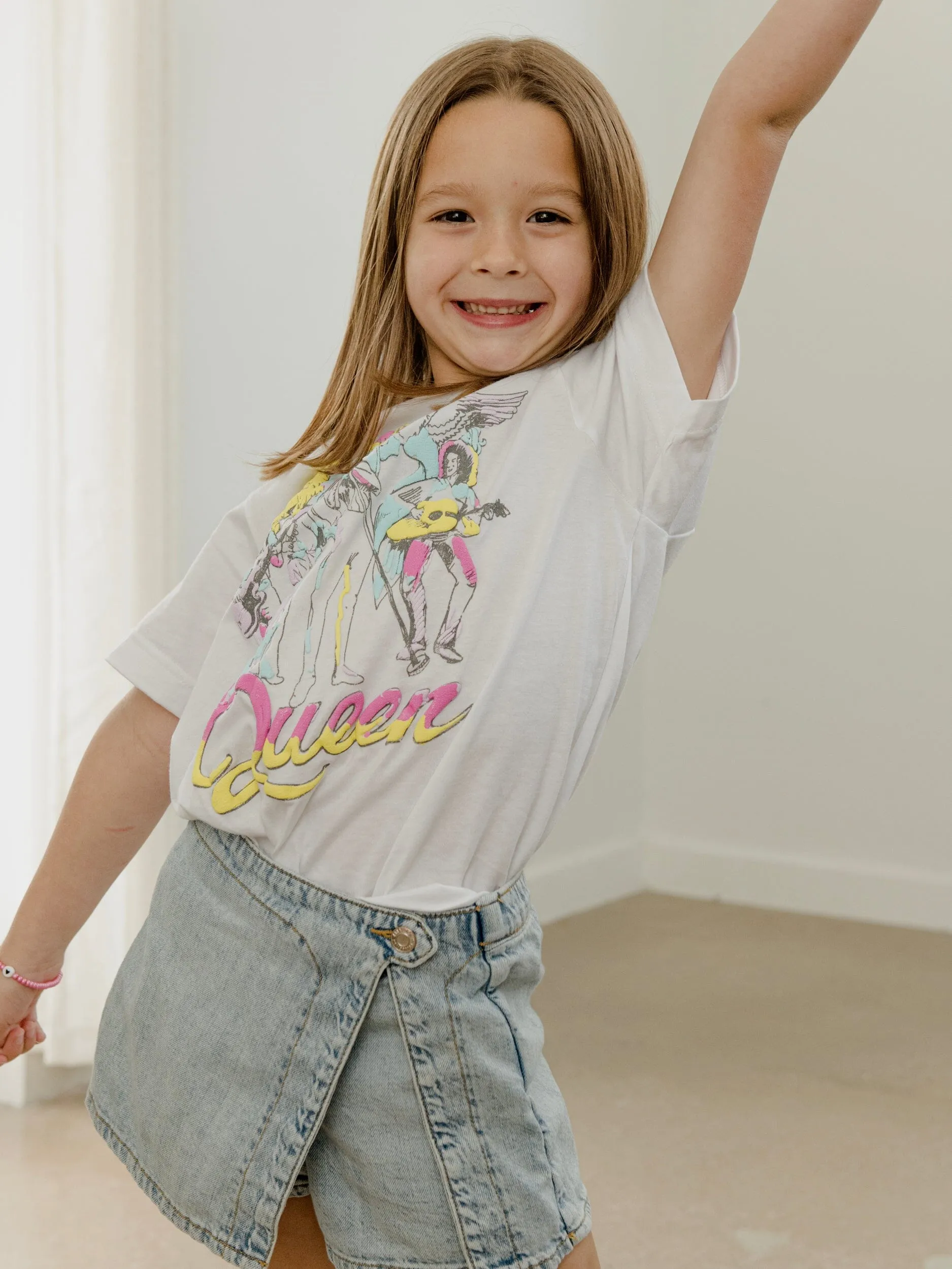 Children's Queen On Stage Puff White Tee