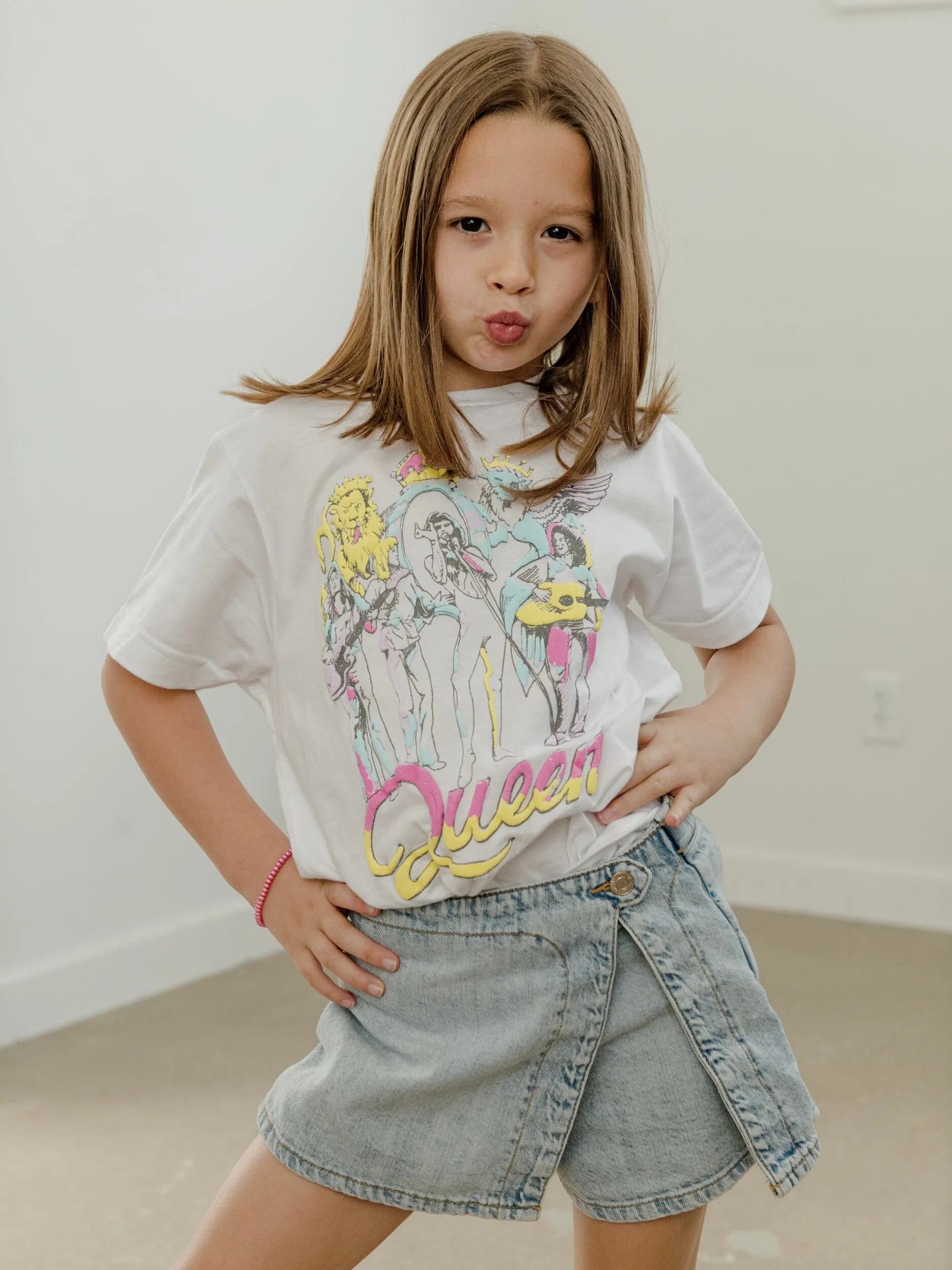 Children's Queen On Stage Puff White Tee