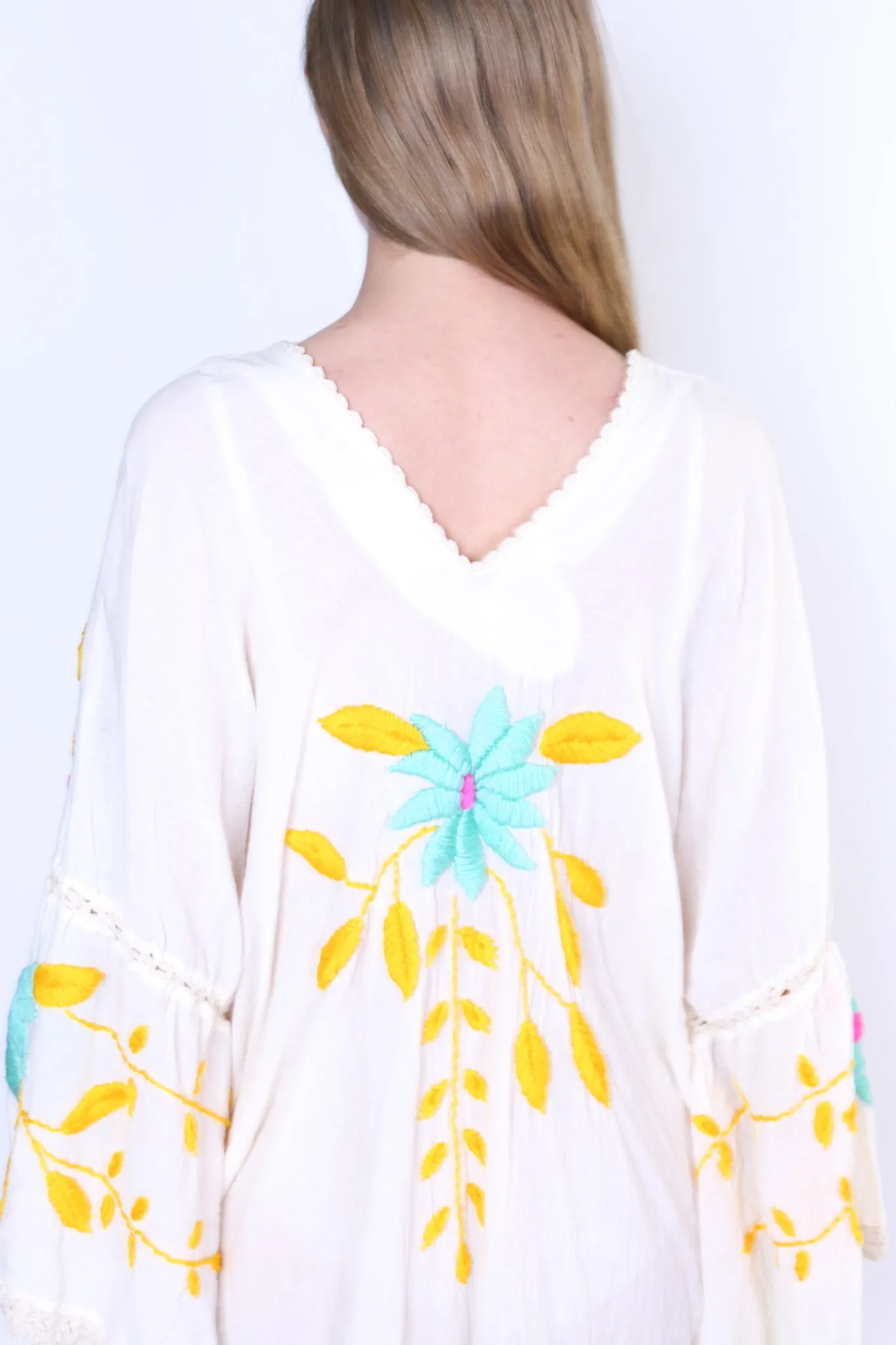 DON’T WANT SUMMER TO END EMBROIDERED KAFTAN KYRA